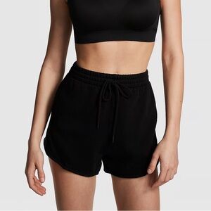 🆕 VS PINK | Ivy Fleece Curved Hem Shorts in Black Size Large